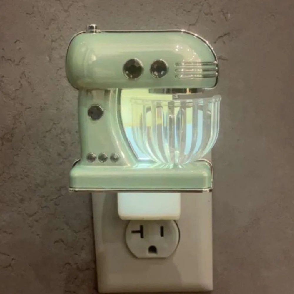 Bath & Body Works Kitchen Mixer Wallflower Nightlight plug NWT - Picture 3 of 4